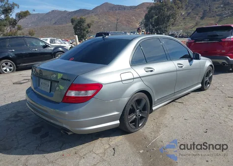 2010 Mercedes-Benz C 300 Luxury 4Matic/Sport 4Matic z USA, uszkodzony, nr VIN WDDGF8BB5AF416317